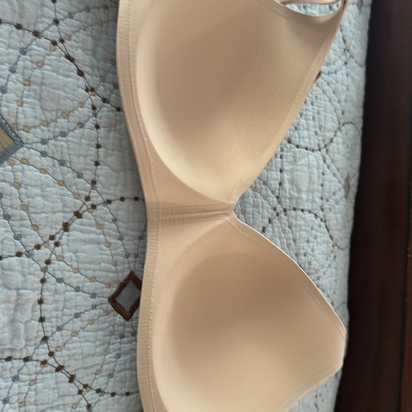 Soma’s Vanishing 360 Wireless Bra 40C - Picture 4 of 6